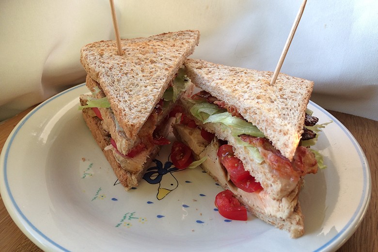 Hähnchen Club-Sandwich