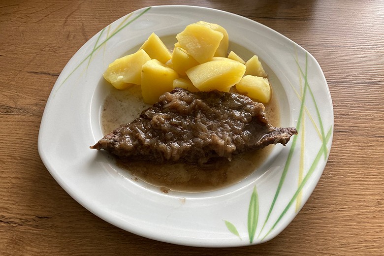 Schmorbraten mit Zwiebeln