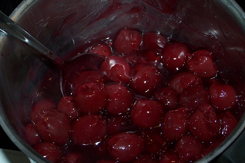 Heiße Kirschsauce
