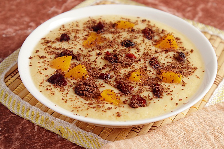 Joghurt-Quarkcreme mit Früchten