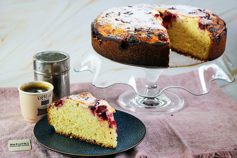 Quarkkuchen mit Kirschen