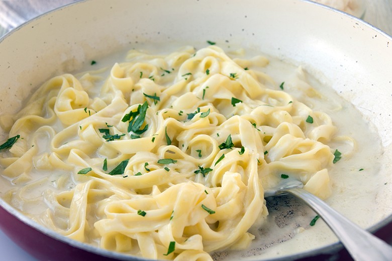 Pasta mit Sahne und Parmesan