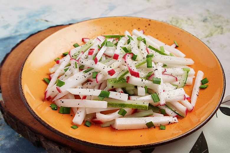 Gurkensalat mit Rettich