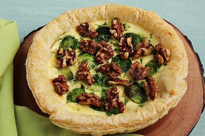 Rosenkohl-Quiche mit Walnüssen
