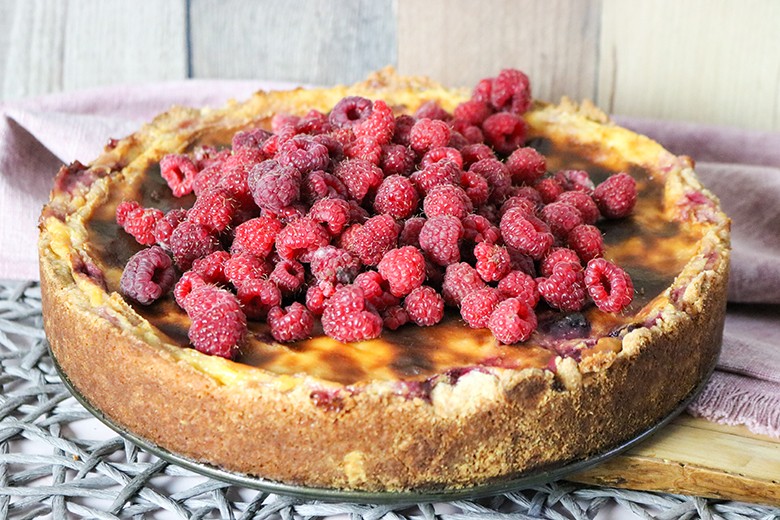 Schmandkuchen mit Himbeeren