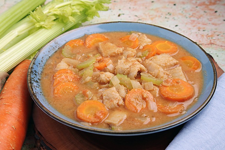Gemüsewok mit Fisch
