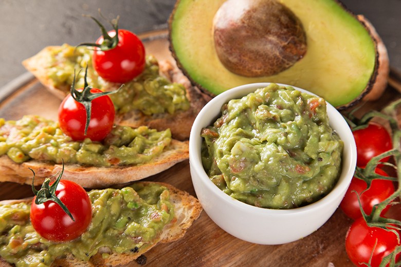 Guacamoledip mit veganem Joghurt