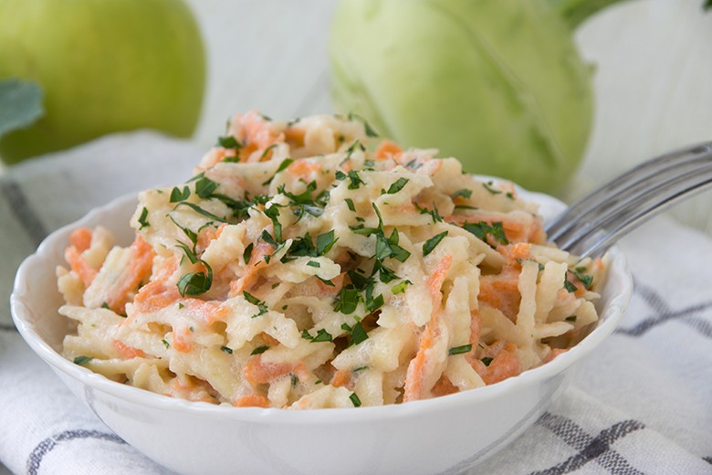 Rohkost mit Kohlrabi und Möhren
