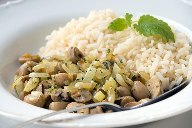 Pilze mit Knoblauch und Petersilie