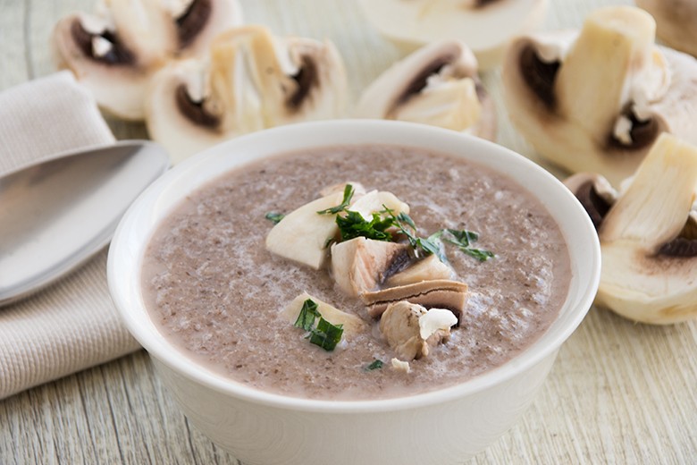 Rohköstliche Champignoncremesuppe