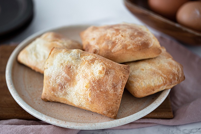 Sauerkrauttaschen mit Hefeteig