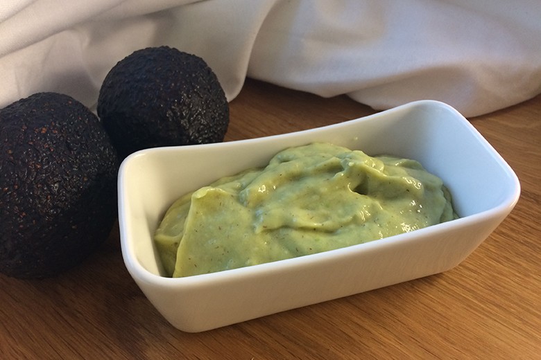Bananenbrei mit Avocado