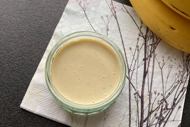 Glutenfreier Abendbrei mit Banane und Kurkuma