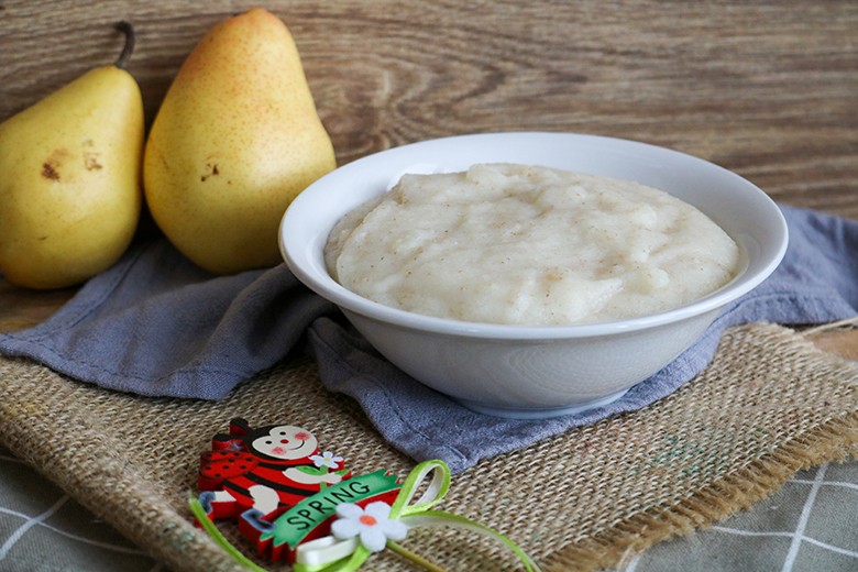 Birnenbrei mit Dinkelgrieß