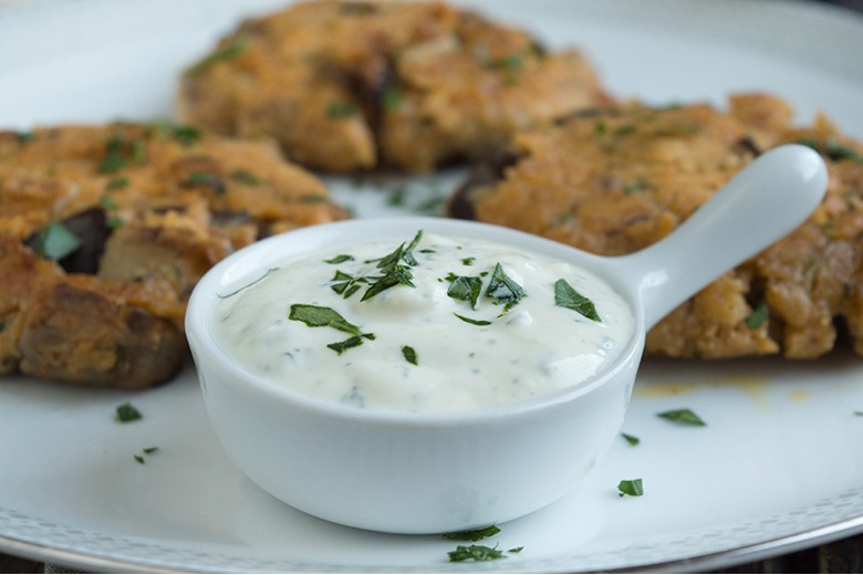 Cashew-Dip mit Kräutern