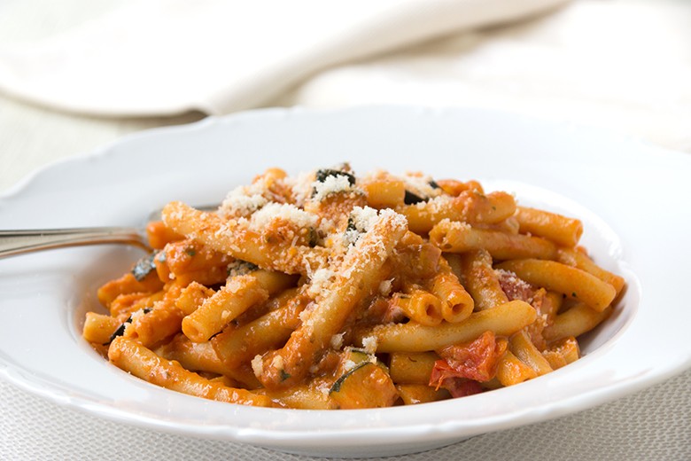 One Pot Pasta mit Zucchini