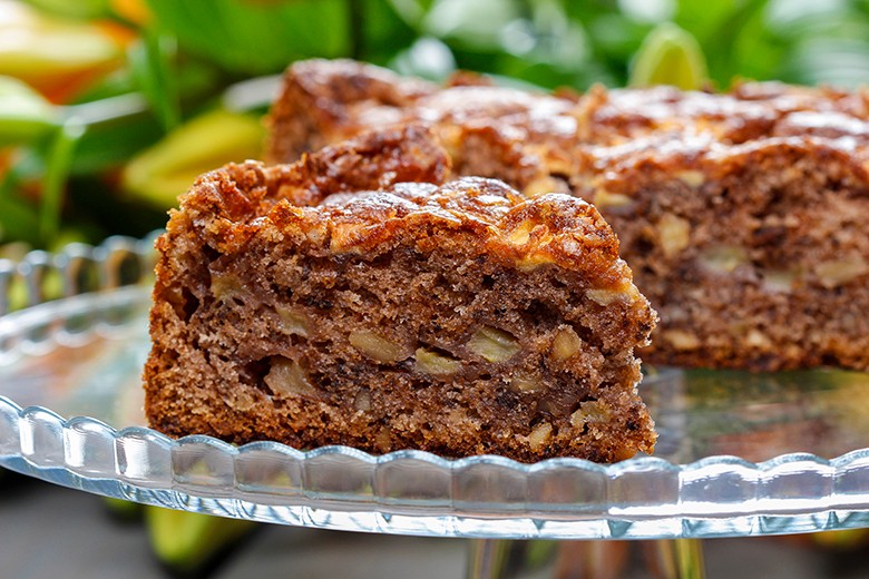 Apfelkuchen mit Nuss