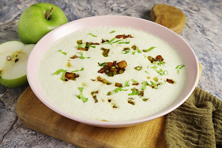 Selleriecremesuppe mit Apfel