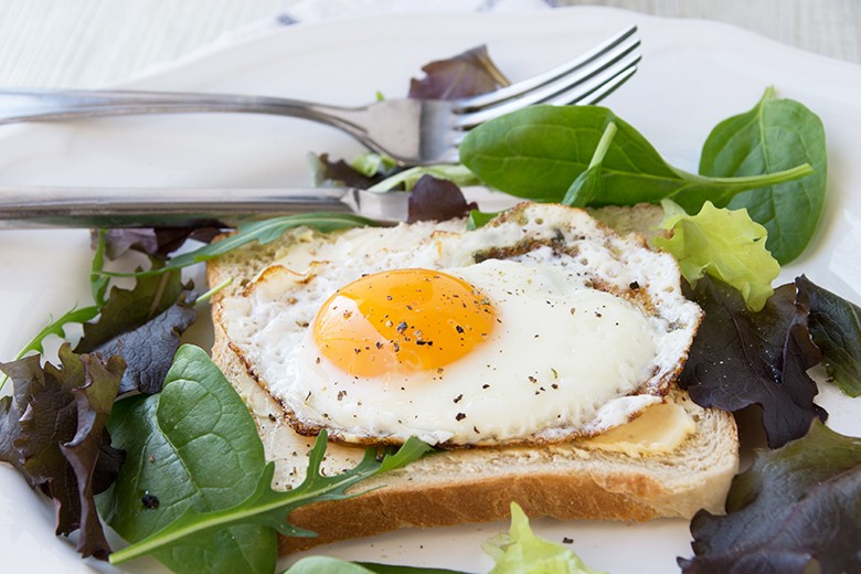 Toast mit Spiegelei