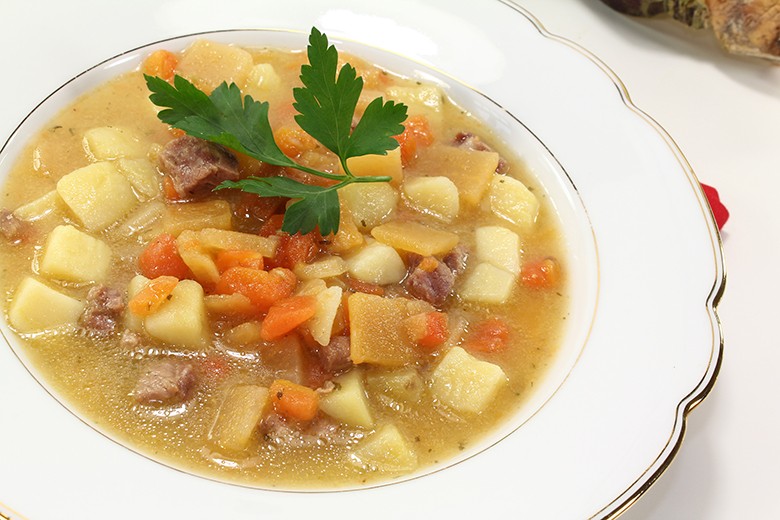 Steckrübeneintopf mit Rindfleisch