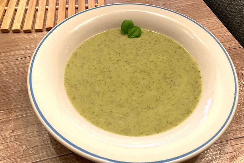 Vegane Zucchinicremesuppe