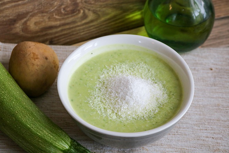 Zucchinicremesuppe mit Kokosmilch