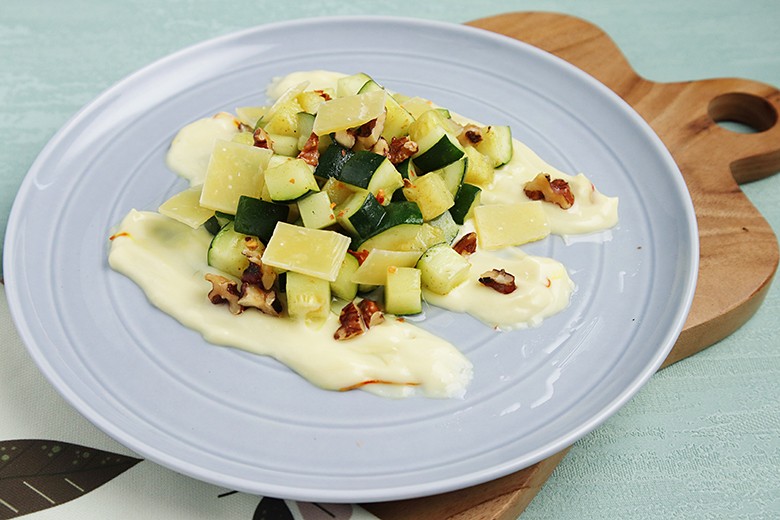 Zucchinisalat mit Joghurt