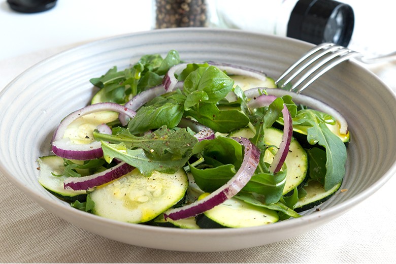 Zucchinisalat mit Minze