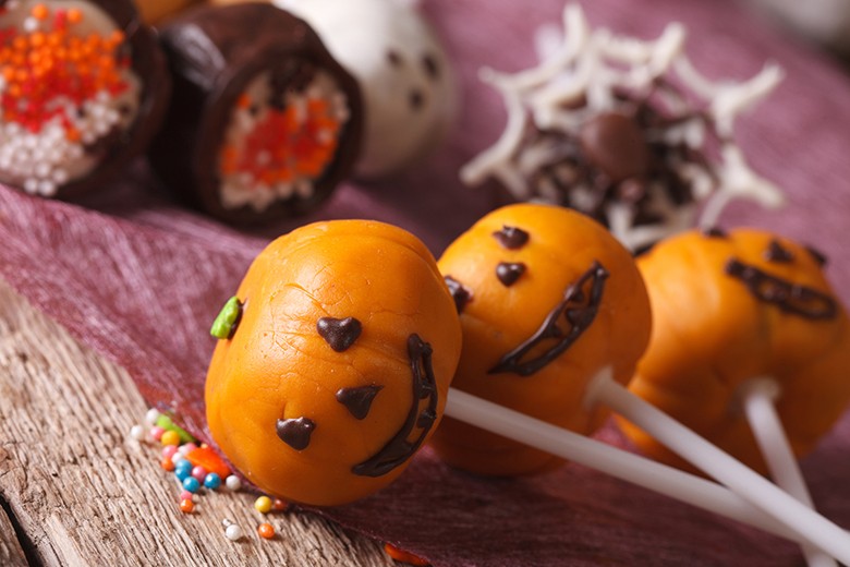 Jack-O-Lantern Cake Pops