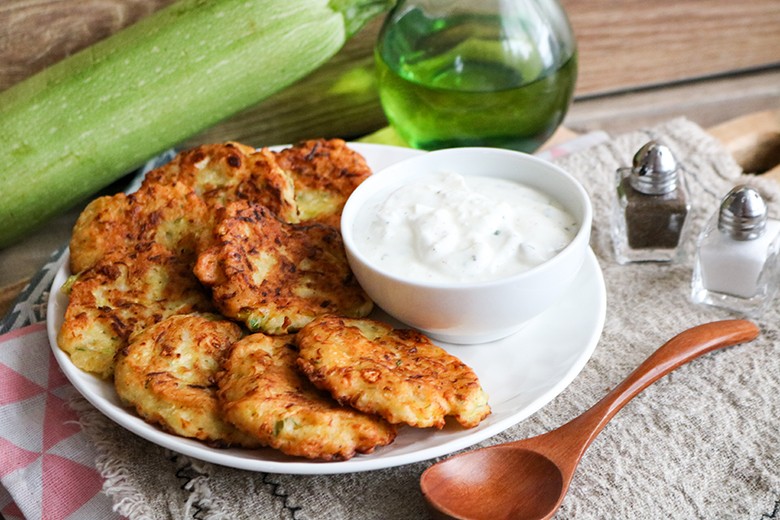 Griechische Zucchini-Frikadellen