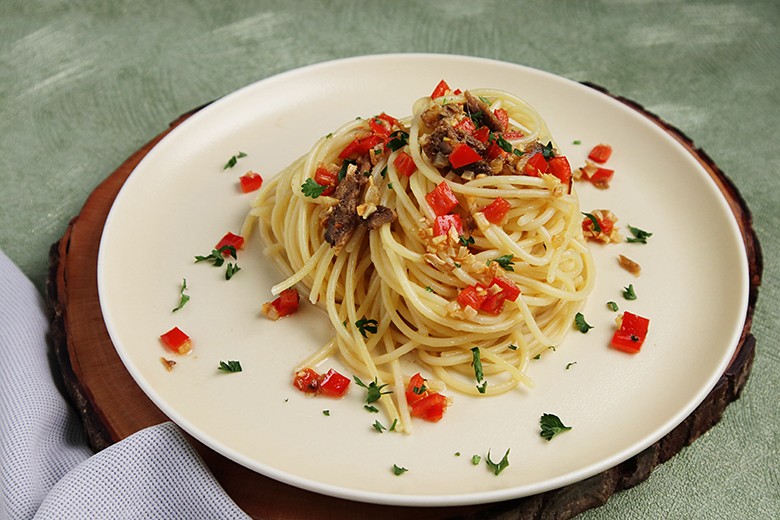 Spaghetti mit Sardellen