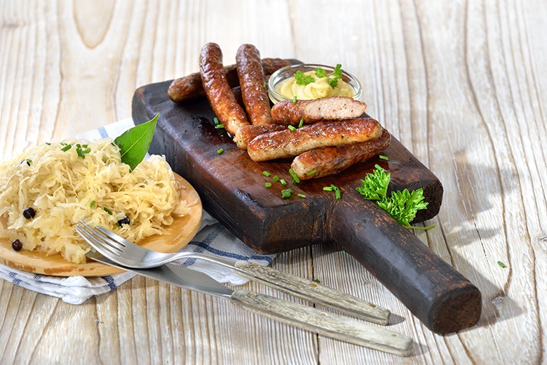 Nürnberger Rostbratwürste mit Sauerkraut