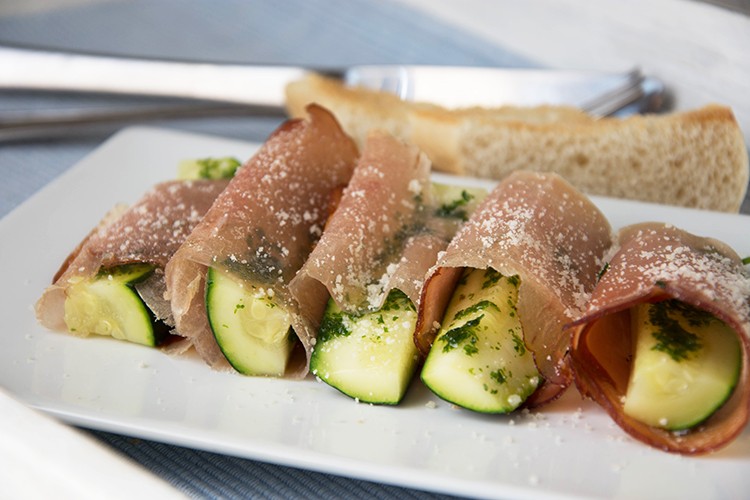 Schinkenröllchen mit Zucchini