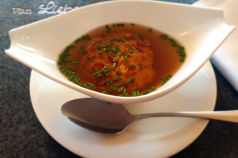 Kaspressknödel-Suppe