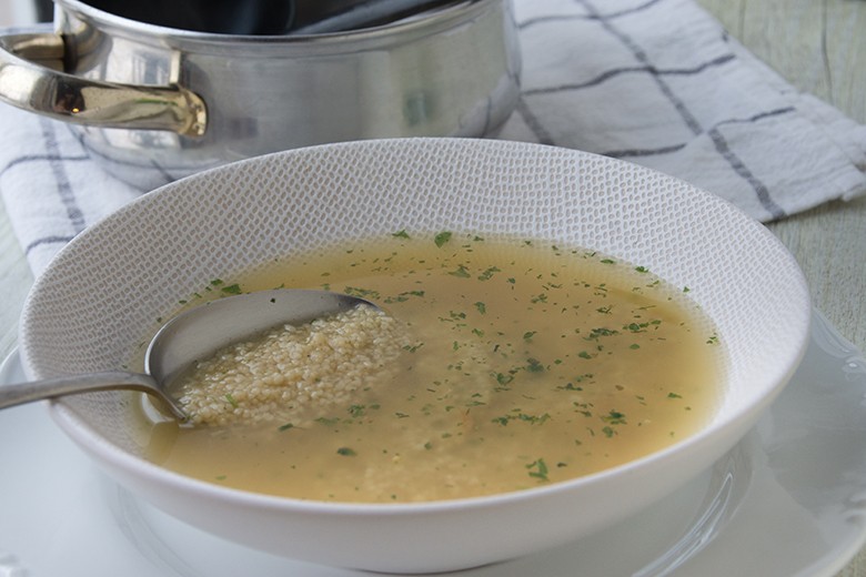 Hirsesuppe mit Butter