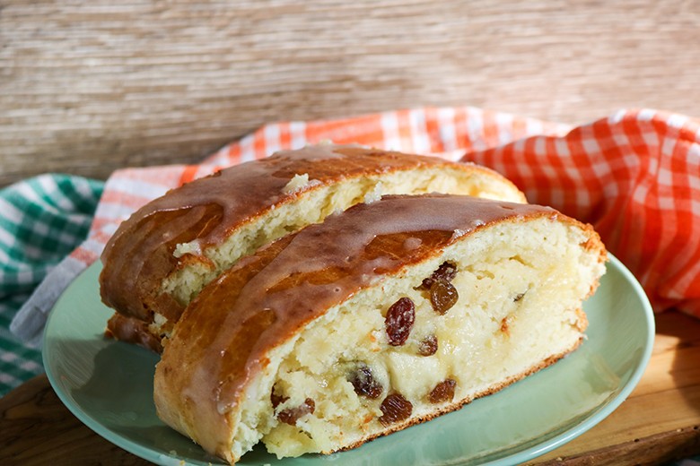 Wickelkuchen mit Rosinen