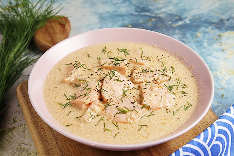 Weißweinsuppe mit Lachs