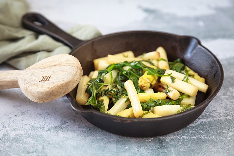 Gebratener Spargel mit Rucola
