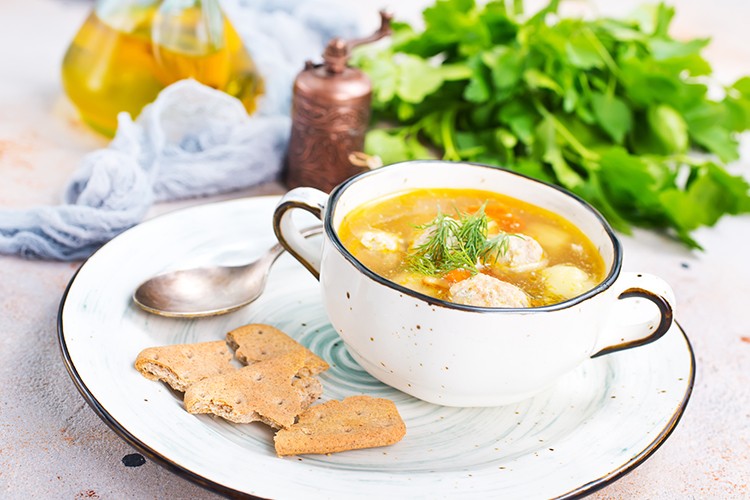 Kartoffelsuppe mit Hackfleischbällchen