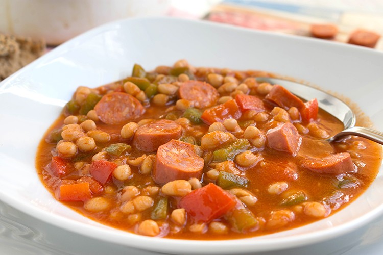Bohnensuppe mit Debrecziner