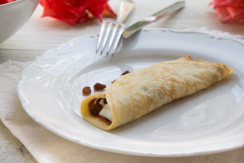 Crêpes mit Rum-Rosinen-Quark