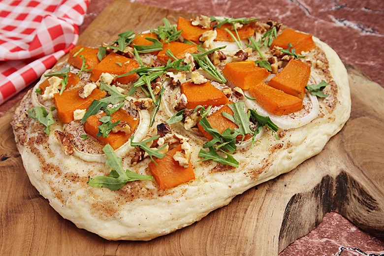 Vegane Pizza mit Kürbis