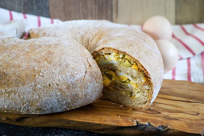 Gefülltes griechisches Brot