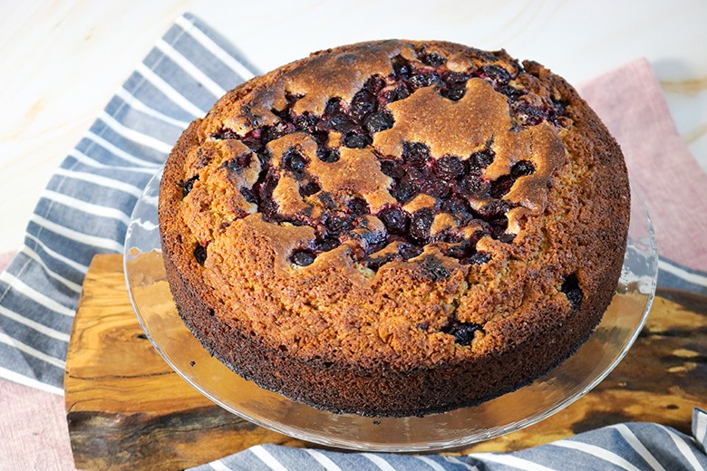 Napfkuchen mit Kirschen