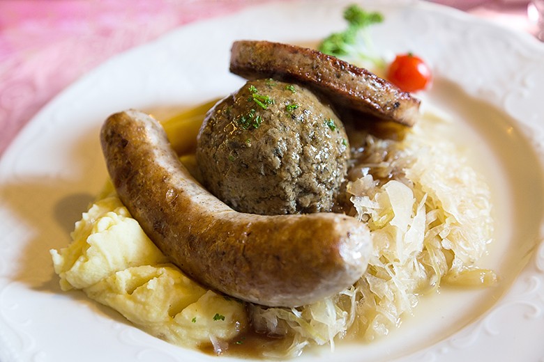 Pfälzer Teller - Saumagen, Leberknödel und Bratwurst