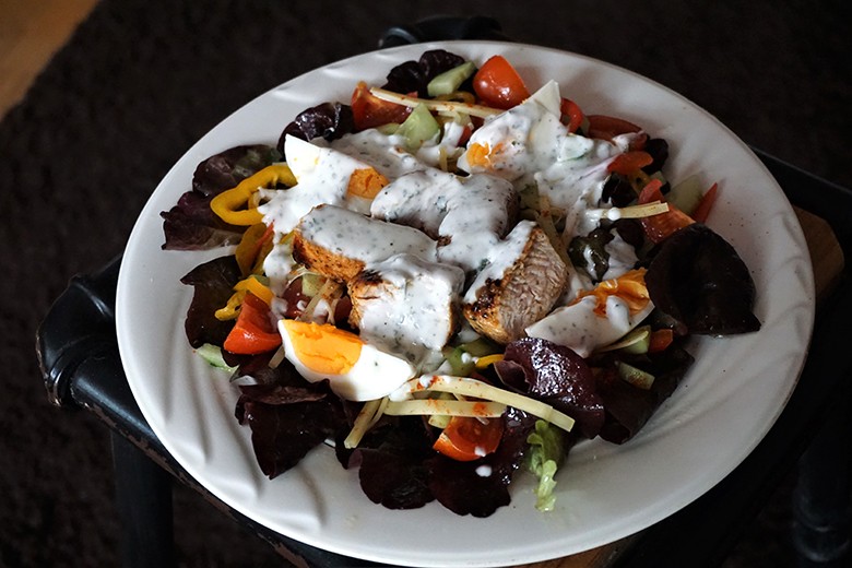 Chefsalat mit Hähnchenbrust