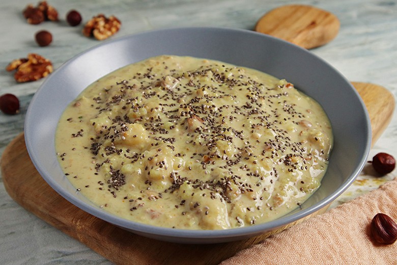 Feine Reiscreme mit Nüssen