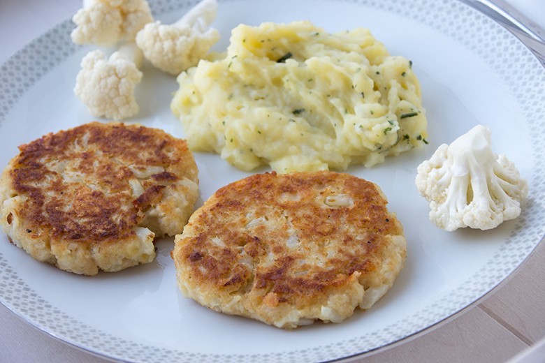 Blumenkohlbratlinge mit Kartoffeln