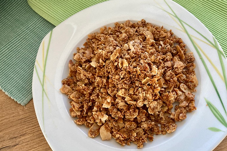 Granola mit Honig und Mandeln