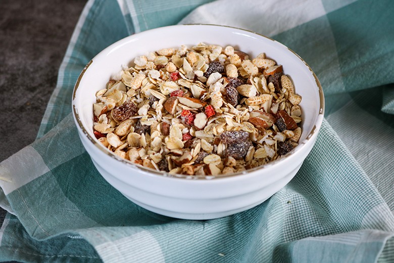 Müslimischung mit Erdbeeren